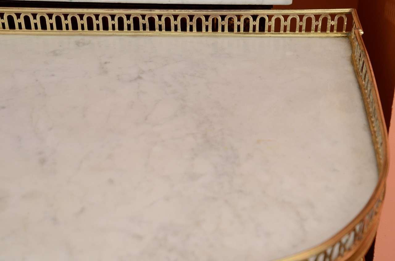 Fine Louis XVI Mahogany Console Desserté