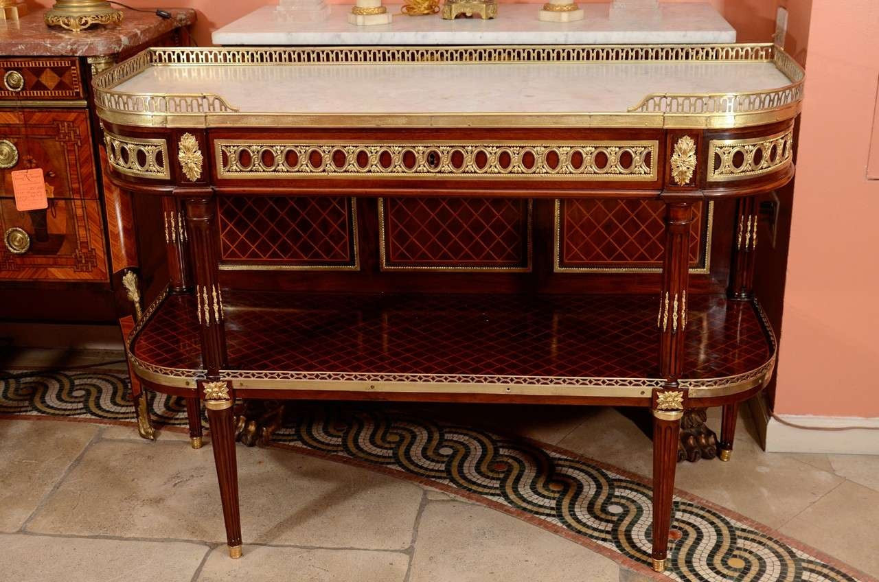 Fine Louis XVI Mahogany Console Desserté