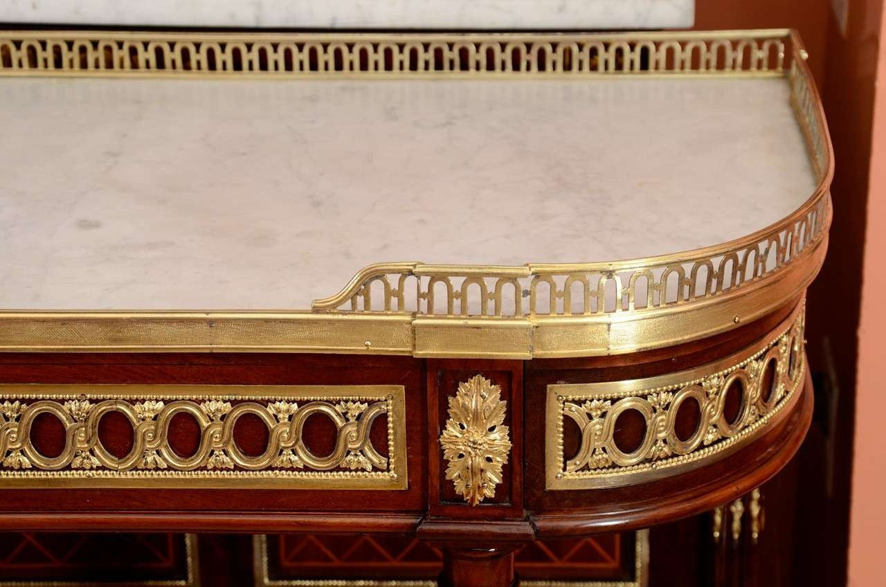 Fine Louis XVI Mahogany Console Desserté