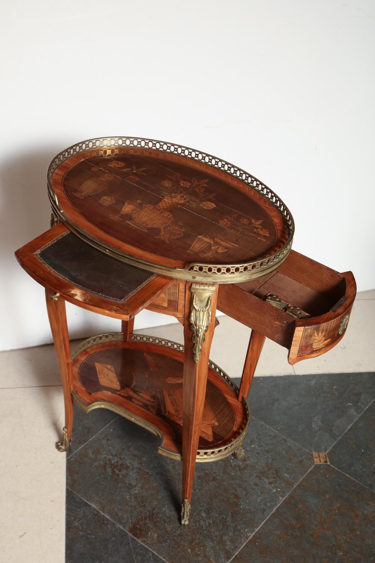 French Transitional Marquetry Oval Side Table
