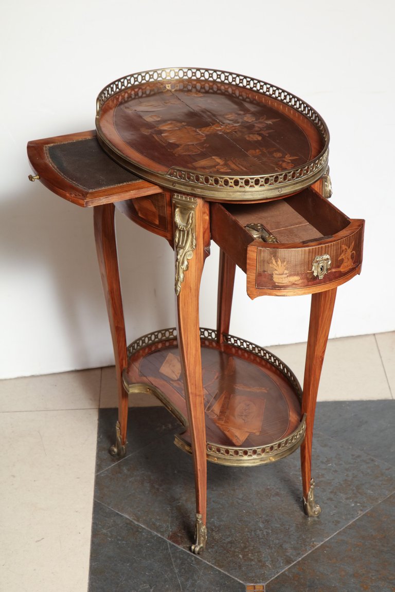 French Transitional Marquetry Oval Side Table