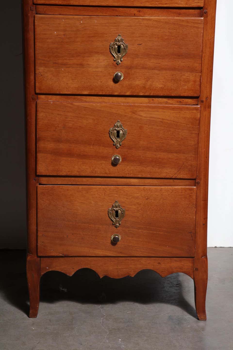 French Walnut Semanier