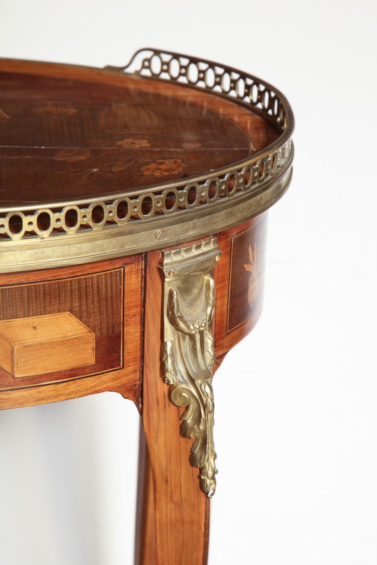 French Transitional Marquetry Oval Side Table