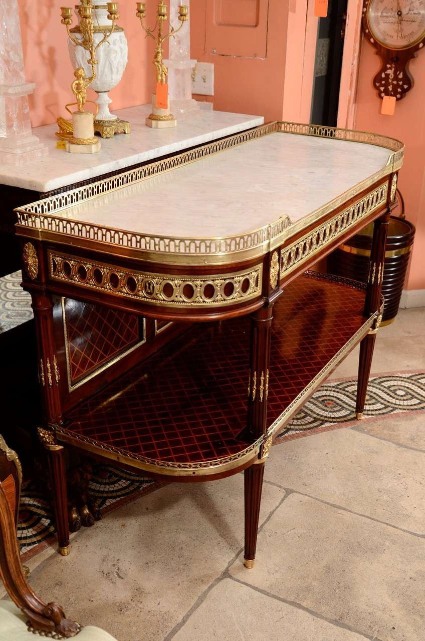 Fine Louis XVI Mahogany Console Desserté