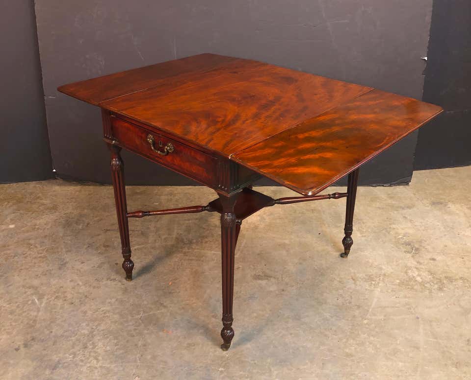 Fine George III Mahogany Pembroke Table