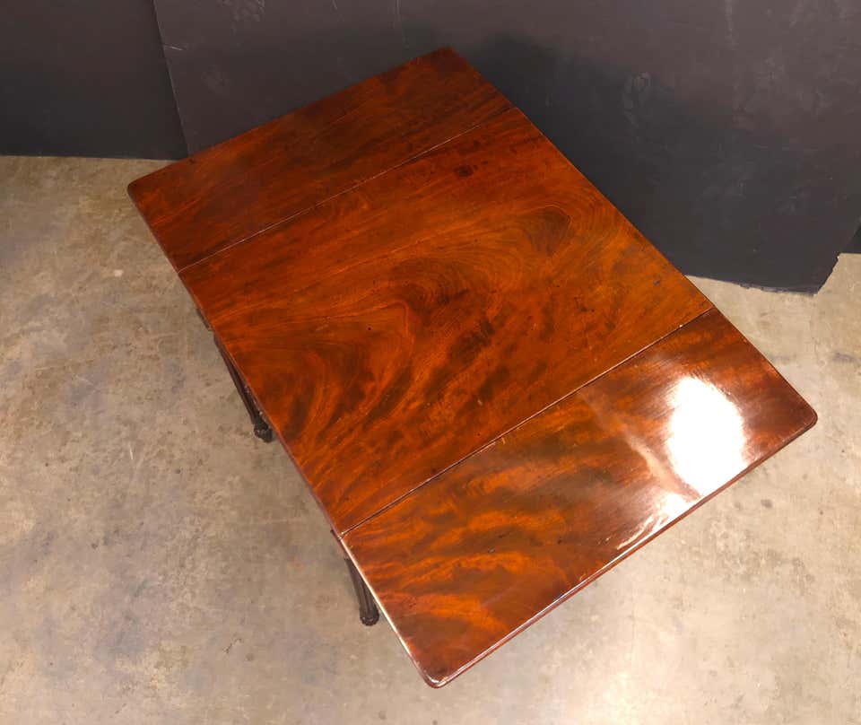 Fine George III Mahogany Pembroke Table