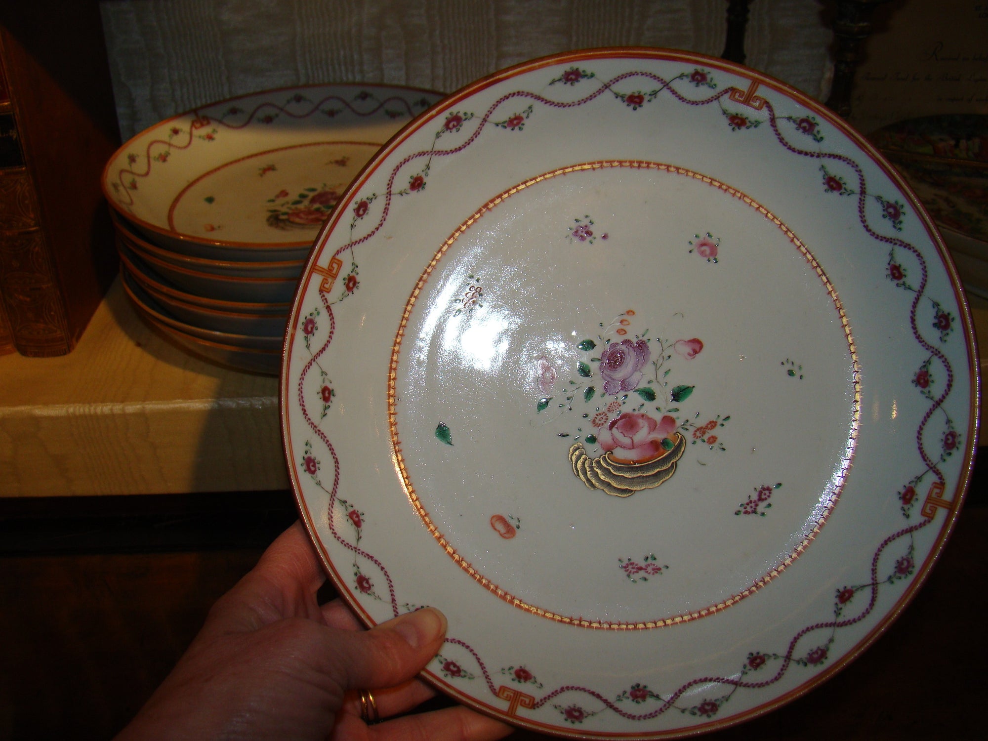 Set of 8 Famille Rose Export Shallow Bowls